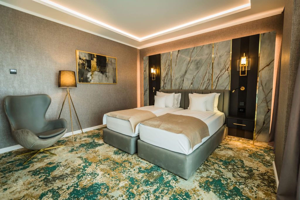 Fotografie comercială lifestyle cameră Hotel President 5 stele Băile Felix - portofoliu Globestar Media