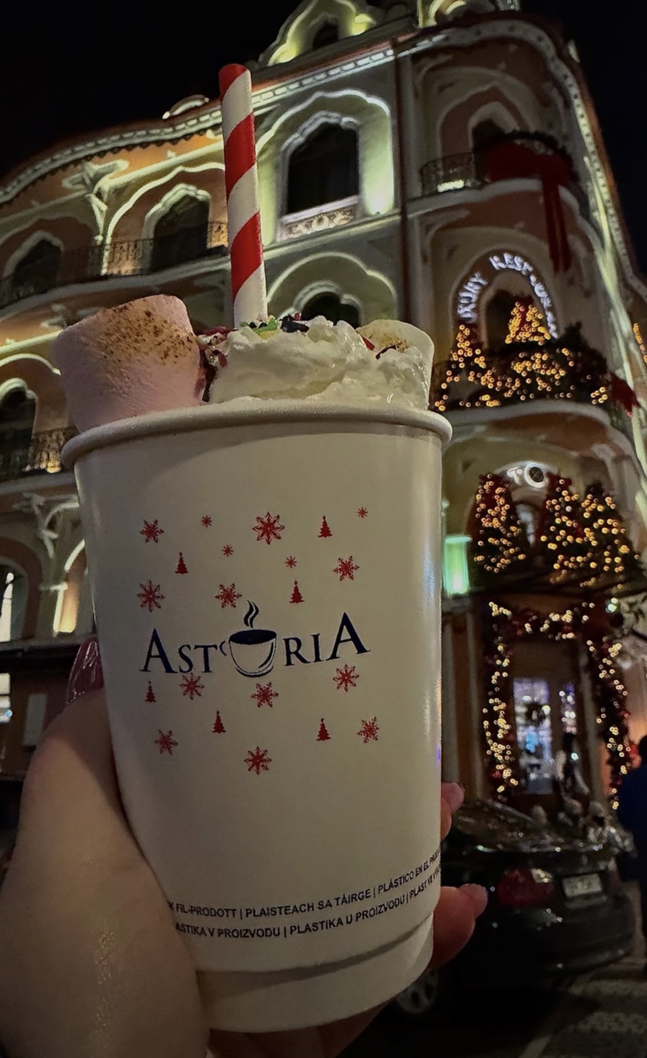 Story-uri Instagram de la clienți despre ciocolata caldă Restaurant Astoria - viralitate organică campanie Globestar Media