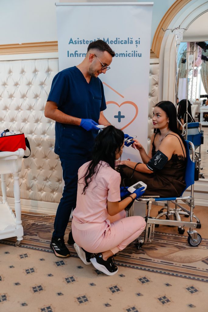 Glow Up Stand Clarimed cu personal medical la summitul organizat de Globestar Media