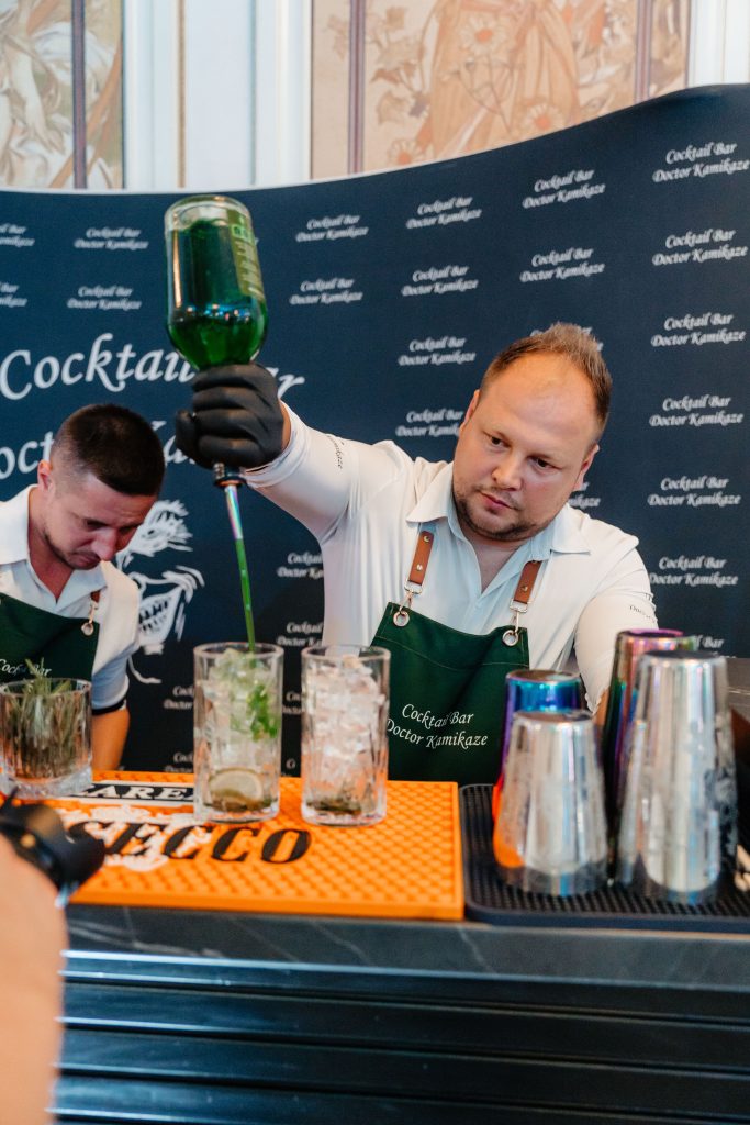 Cocktail Bar Doctor Kamikaze la Summitul Beauty & Health din Oradea