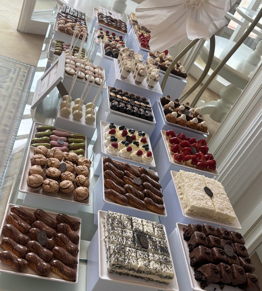 Candy Bar Elidor cu branding Globestar Media la Summitul Beauty & Health Oradea